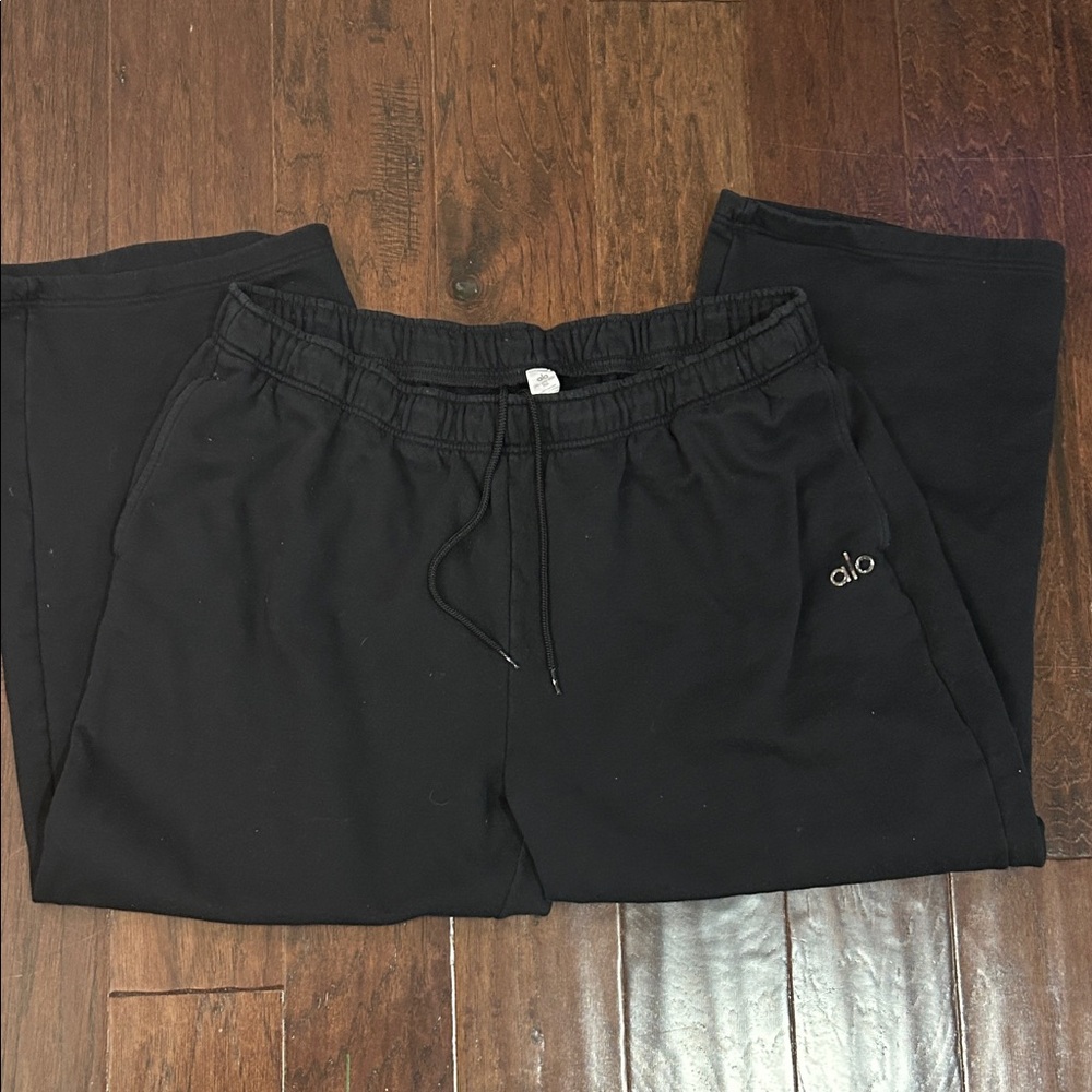 Alo Yoga Accolade Straight Leg Sweatpants - Picture 3 of 7